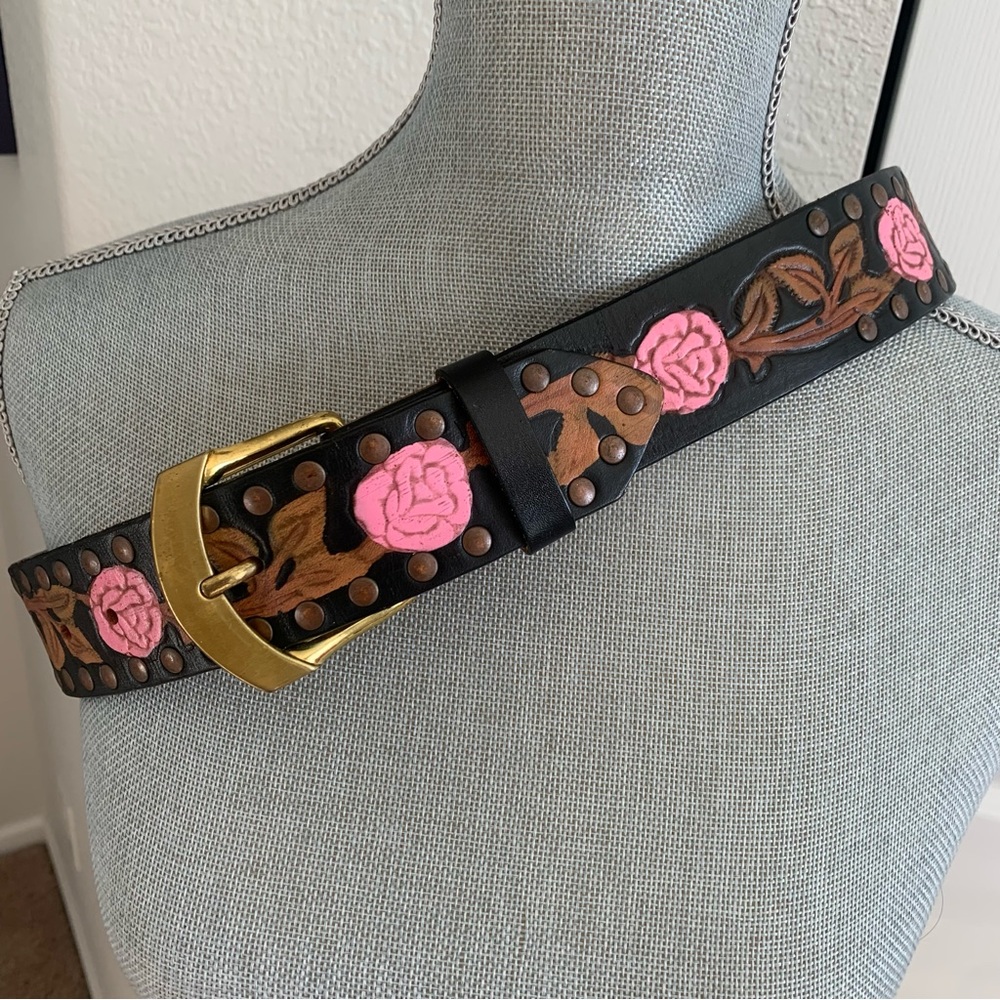 BUNKHOUSE Bling studded belt with black background accented with roses/leaves